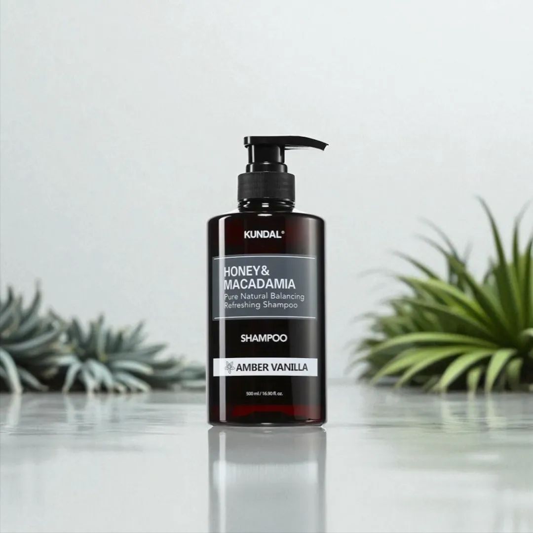 Kundal Honey & Macadamia Pure Natural Balancing Refreshing Shampoo (Amber Vanilla) - 500ml
